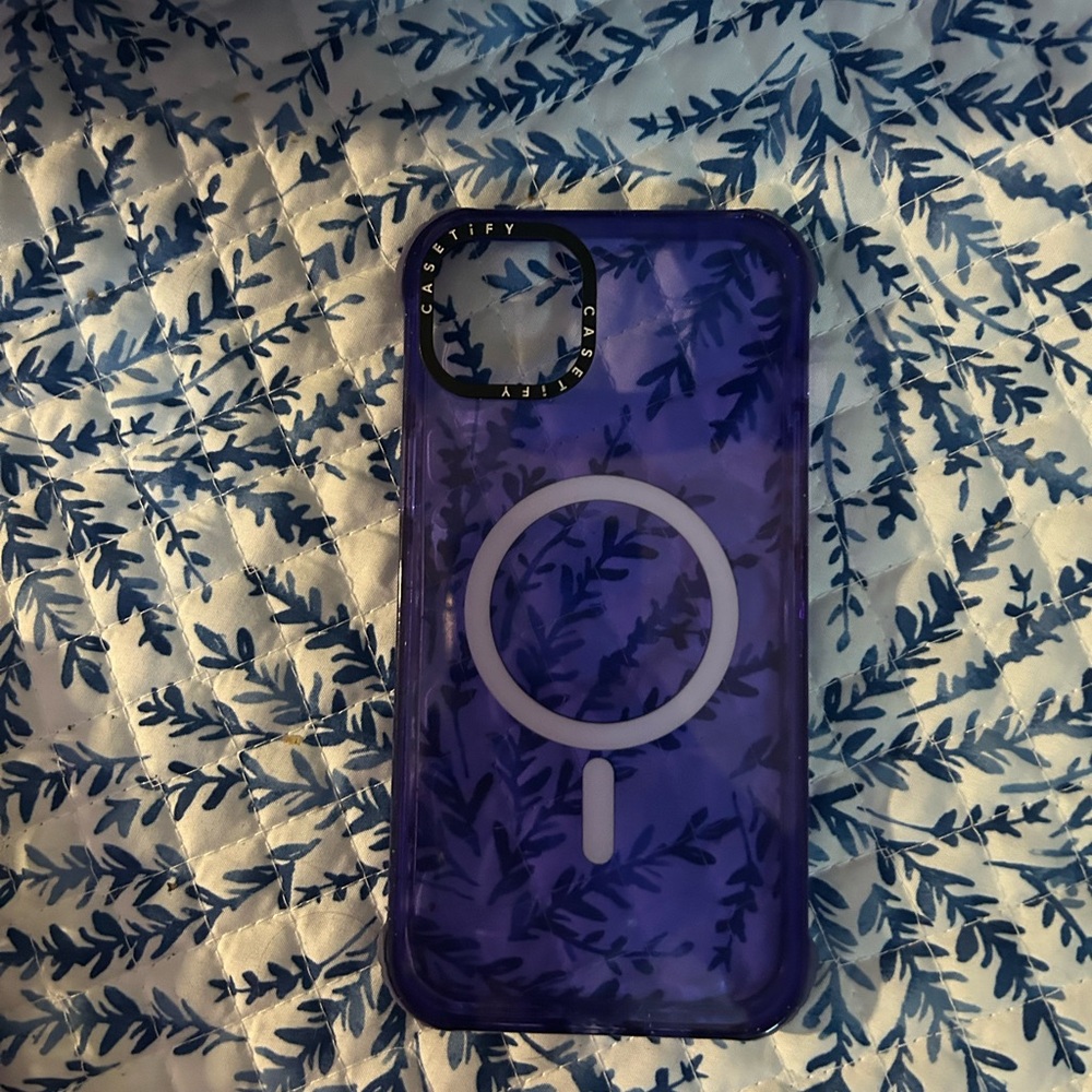 iPhone 14 Plus purple MagSafe case